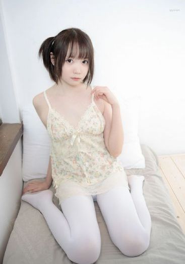两男吮着她的花蒂尿的拍摄地点_720免费在线观看